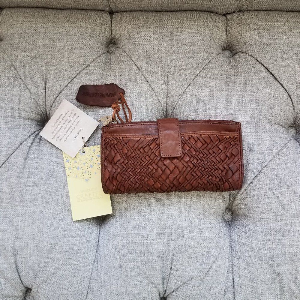Vintage look wristlet